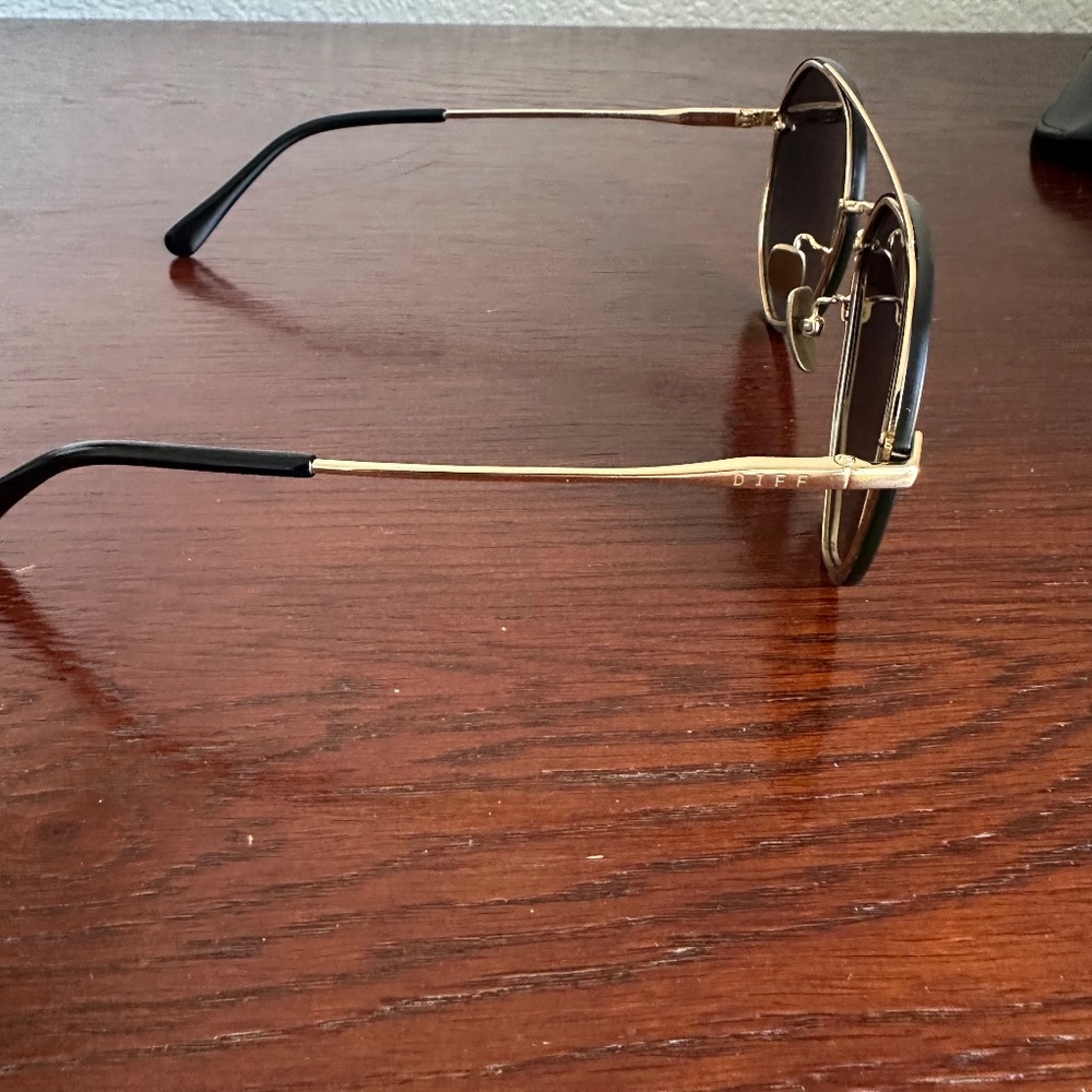 Diff Eyewear women's Aviator sunglasses - Picture 3 of 3